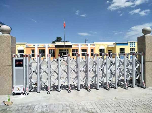 開封市高級(jí)技工學(xué)校電動(dòng)伸縮門案例 - 中出網(wǎng)-智能出入口門戶