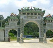 九龍峰森林公園大門(mén)選用南平出安伸縮門(mén)