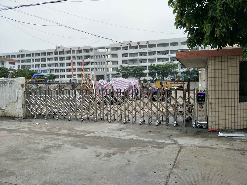 濮陽(yáng)出安智能電動(dòng)伸縮門進(jìn)駐濮陽(yáng)市第一中學(xué)電動(dòng)伸縮門