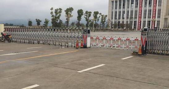 麗水出安智能伸縮門(mén)進(jìn)駐麗水市囿山小學(xué)