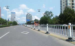 護欄 - 道路護欄標準型
