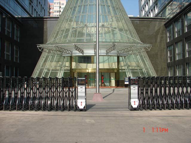 中華人民共和國(guó)發(fā)展與改革委伸縮門工程案例 - 中出網(wǎng)-智能出入口門戶