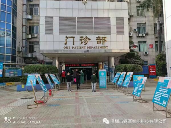 出入口設(shè)置人臉識別測溫閘機(jī)