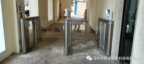 都鐸臻城應(yīng)用鐵軍智能人臉識(shí)別速通門設(shè)備