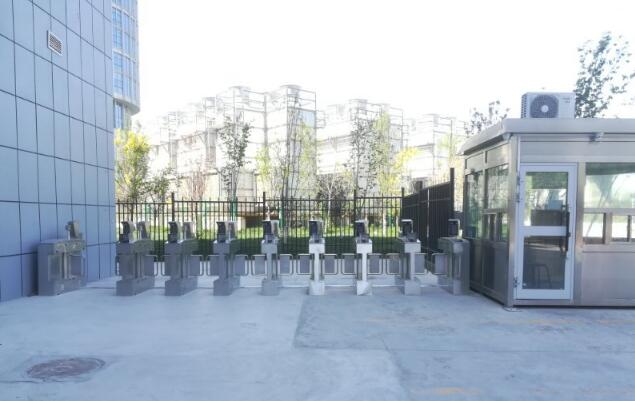 世界500強正威集團新疆銘威電子擺閘案例 - 中出網(wǎng)-智能出入口門戶