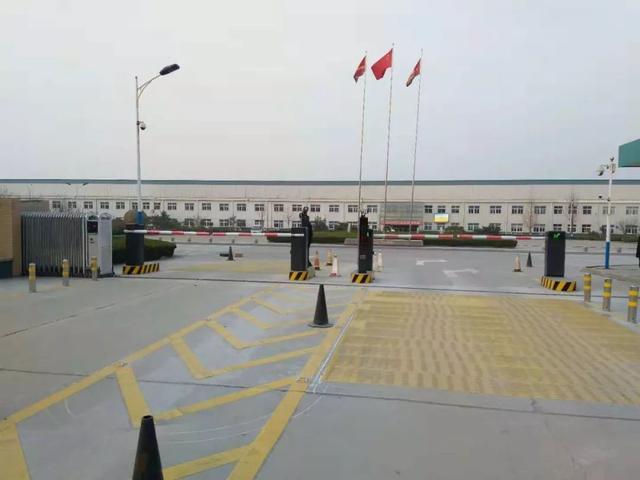 山東省濟南市章丘重汽工業(yè)園車牌識別系統(tǒng) - 中出網(wǎng)-智能出入口門戶