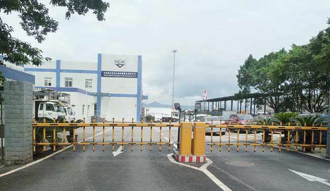 四川航空重慶機(jī)場(chǎng)配餐服務(wù)有限公司柵欄道閘案例 - 中出網(wǎng)-智能出入口門(mén)戶(hù)