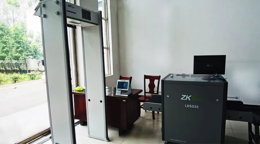 聯(lián)合部署ZKTD-RCX160測(cè)溫安檢門及LD5030安檢機(jī)