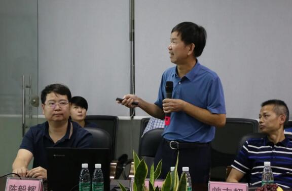 陳董對現(xiàn)場來訪領導們介紹了立林的業(yè)務情況、發(fā)展優(yōu)勢和企業(yè)文化