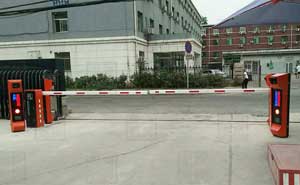 北京飛機動力能源公司車牌識別道閘案例 - 中出網(wǎng)-智能出入口門戶