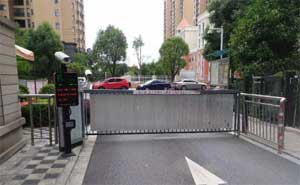 武漢某高檔住宅小區(qū)（車牌識別相機）案例 - 中出網(wǎng)-智能出入口門戶