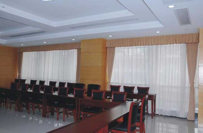 廣東省委黨校電動(dòng)開(kāi)合簾案例 - 中出網(wǎng)-智能出入口門(mén)戶