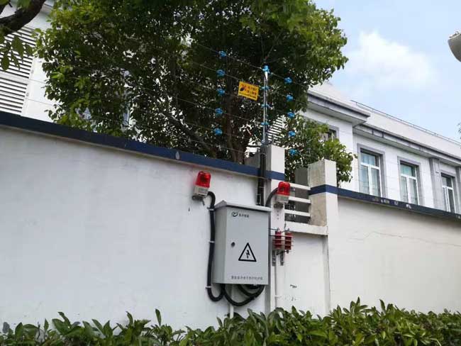 上海柳江派出所脈沖電子圍欄案例 - 中出網(wǎng)-智能出入口門戶
