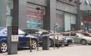 貴陽黃果樹廣場停車場系統(tǒng)案例 - 中出網(wǎng)-智能出入口門戶
