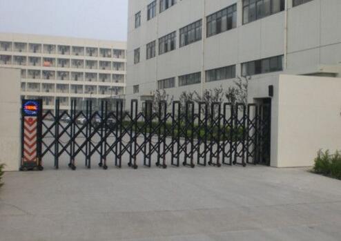 臺州市交通技術(shù)學(xué)校選擇臺州出安智能為電動伸縮門供貨商