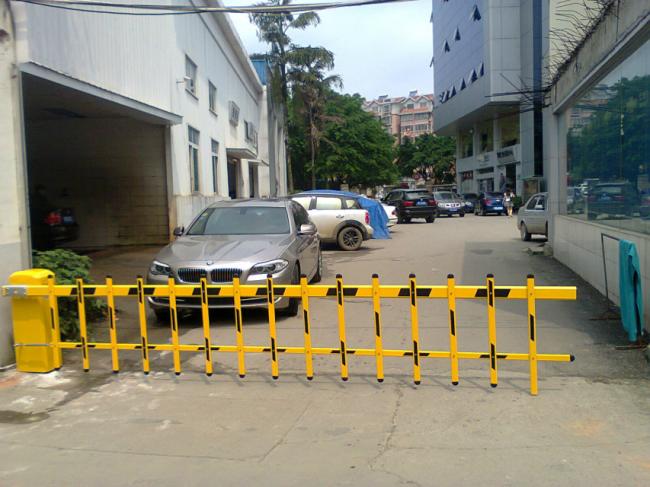 慶賀柳州出安智能柵欄道閘進(jìn)駐柳州市西江路寶馬4s店